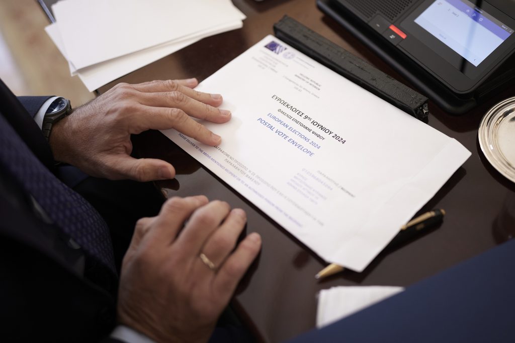 Επιστολική ψήφος και μικροκομματικός καιροσκοπισμός