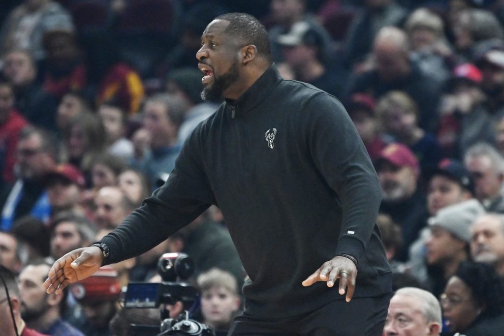 Μιλγουόκι Μπακς: Απέλυσε τον Γκρίφιν η ομάδα του Γιάννη Αντετοκούνμπο