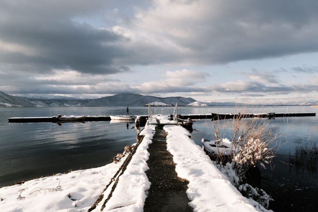 Καιρός: Ήλιος και τσουχτερό κρύο – Πέφτει ξανά η θερμοκρασία το Σαββατοκύριακο
