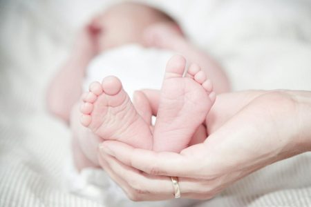 Επίδομα γέννησης: Ποιους αφορά, πότε και πού υποβάλλεται η αίτηση