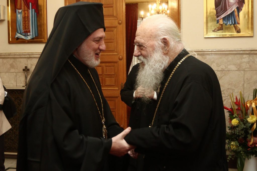 Ιερώνυμος για παιδιά ομόφυλων ζευγαριών: «Θα περιμένουμε να μεγαλώσουν και όταν το θελήσουν να βαπτιστούν»