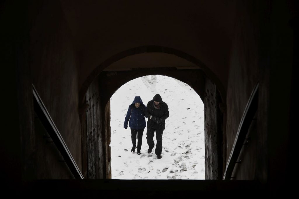 Καιρός: Χιόνια το βράδυ της Δευτέρας στην Αττική – Οι περιοχές που θα το στρώσει