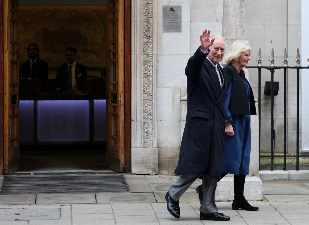 Βγήκε από το νοσοκομείο ο Βασιλιάς Κάρολος