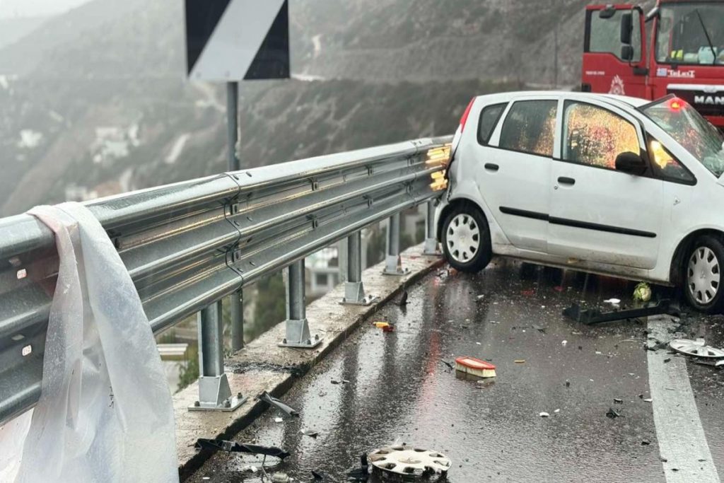 Κρήτη: Νεκρή 59χρονη γιαγιά σε τροχαίο, διασωληνωμένο αγοράκι 2 ετων