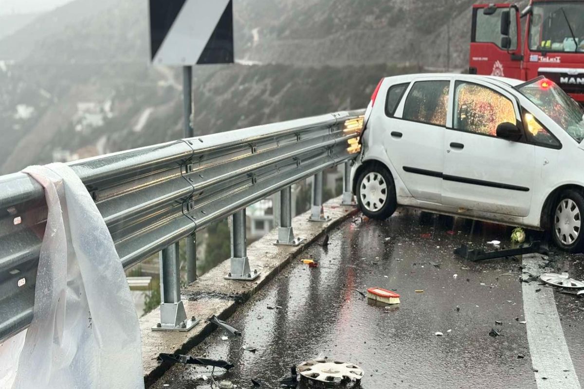 Κρήτη: Νεκρή 59χρονη γιαγιά σε τροχαίο, διασωληνωμένο αγοράκι 2 ετων