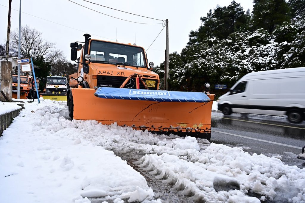 Κακοκαιρία AVGI: Κλειστά σχολεία και τηλεργασία – Οι περιοχές που ισχύουν τα μέτρα
