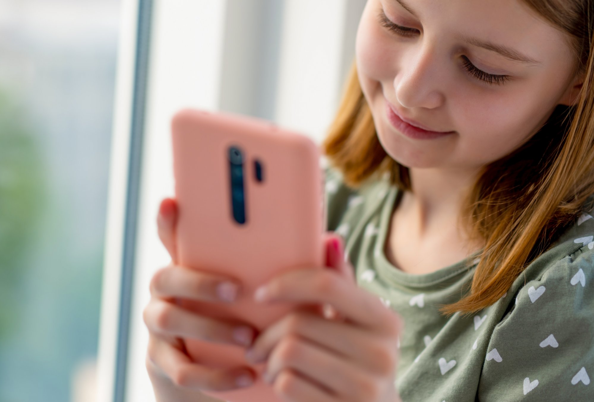 Sexting: Τι είναι, γιατί το επιλέγουν οι έφηβοι και ποιες οι συμβουλές προς τους γονείς