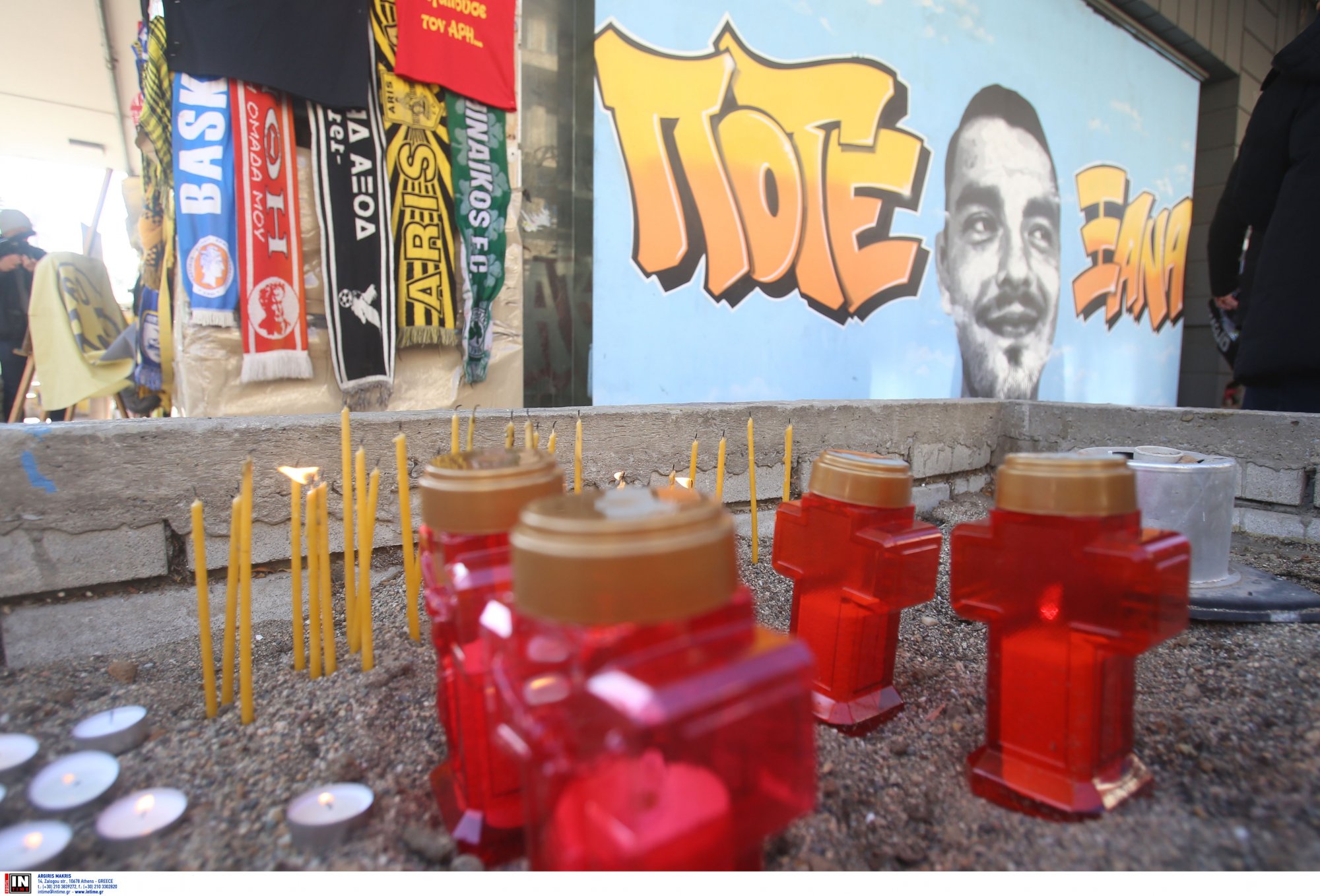 Αλκης Καμπανός: Φόρος τιμής – Αναψαν 19 κεριά στη μνήμη του