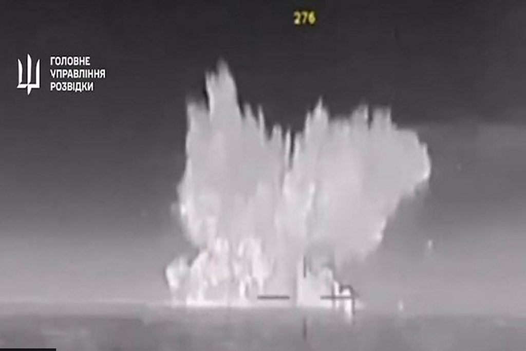 Η στιγμή που Ουκρανοί βομβαρδίζουν ρωσική πυραυλάκατο