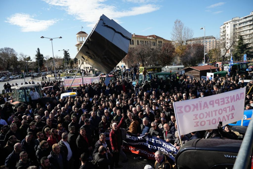 Αγρότες: Δεν κάνουν πίσω παρά τις εξαγγελίες Μητσοτάκη
