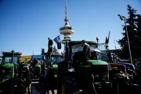 Αγρότες: Αγωνία στο Μαξίμου για το πολιτικό κόστος – Τι λένε στο ΒΗΜΑ δύο πρωταγωνιστές