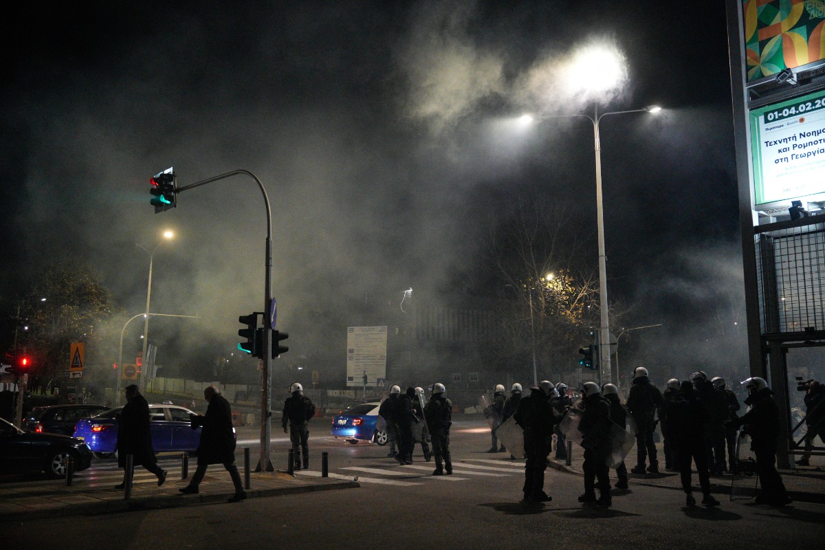 Θεσσαλονίκη: Επεισόδια μεταξύ ΜΑΤ και αντιεξουσιαστών στο ΑΠΘ