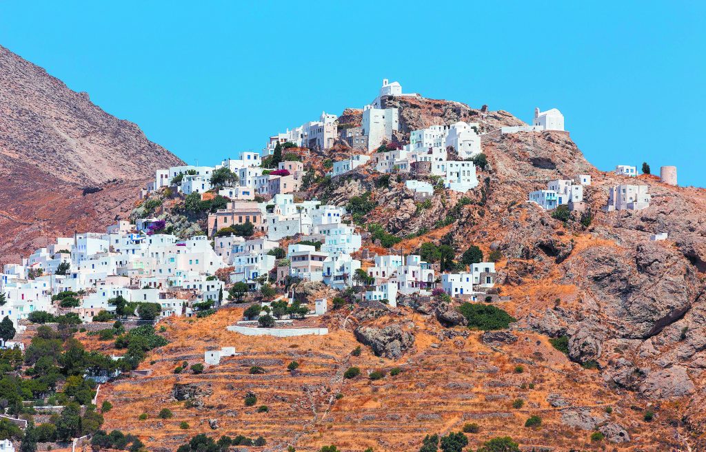 Θρόνος με φόντο το deep blue