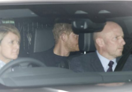 Βασιλιάς Κάρολος: Έφτασε στο Λονδίνο για να επισκεφτεί τον πατέρα του ο Πρίγκιπας Χάρι