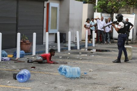 Αϊτή: Εκτός ελέγχου η κατάσταση στη χώρα – Νέες συγκρούσεις στην πρωτεύουσα