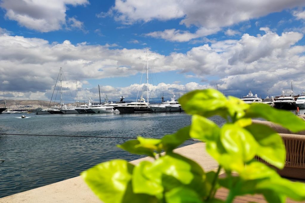 Καιρός: Ηλιος και βοριάδες μέχρι τη Μ. Τετάρτη – Πώς θα κάνουμε Πάσχα και Ανάσταση