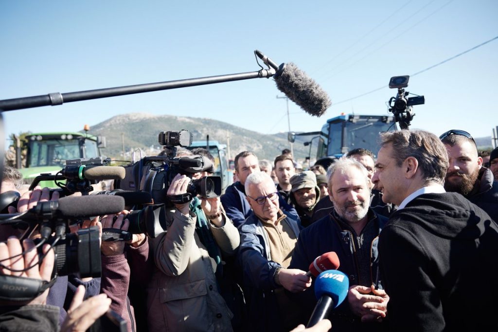 Συνάντηση Μητσοτάκη με αγρότες την Τρίτη στις 12:00