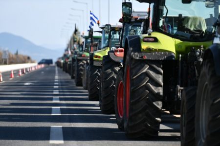 Αγρότες: «Αν δεν ικανοποιηθούμε από τη συνάντηση, θα κλείσουμε όλη τη χώρα»
