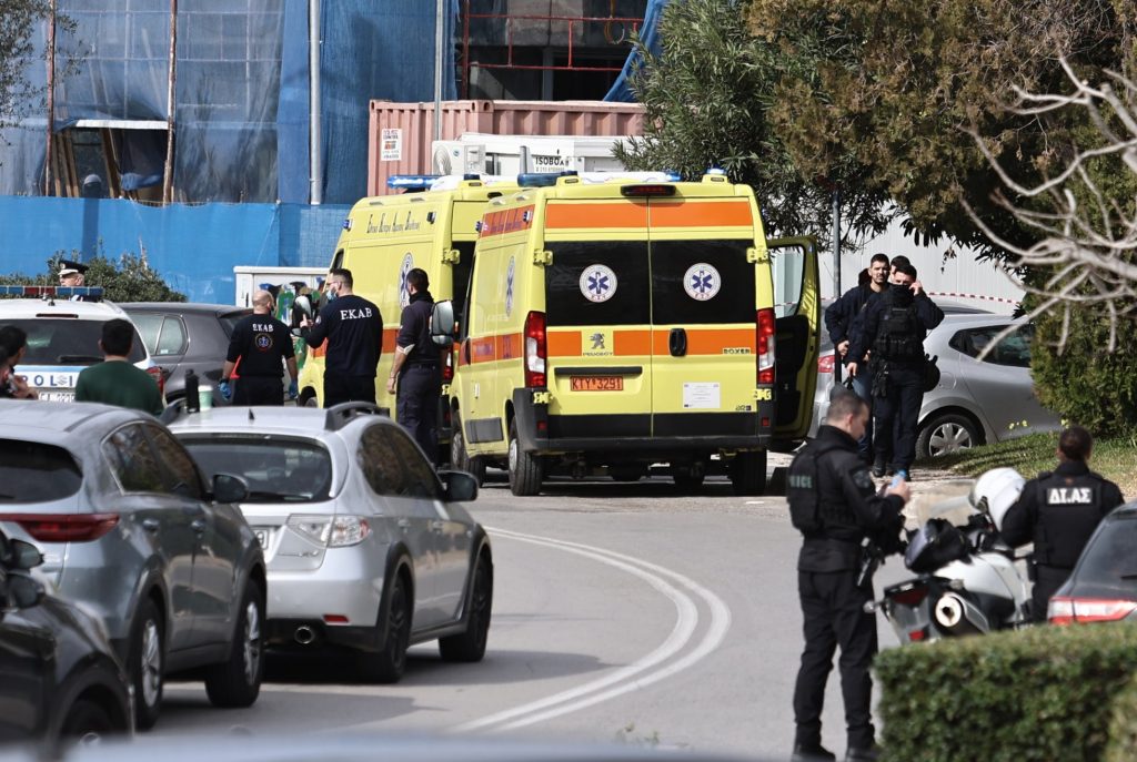 Γλυφάδα: «Είμαστε συντετριμμένοι» – Η ανακοίνωση της οικογένειας Καρνέση για το φονικό