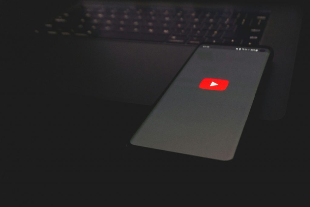 Hayate: Κενά ελέγχου στο διαδικτυακό trash TV – Το προφίλ του κακοποιητή ΑμΕΑ ΥοuΤuber