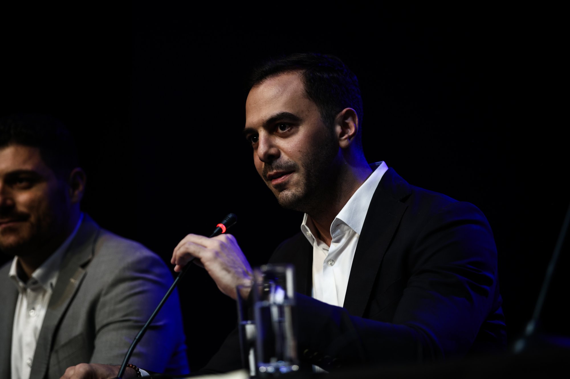 Χριστοδουλάκης: «Να βάλουμε στο επίκεντρο την πολιτική και να υπερασπιστούμε τις ιδέες μας με αυτοπεποίθηση» Χριστοδουλάκης: «Να βάλουμε στο επίκεντρο την πολιτική και να υπερασπιστούμε τις ιδέες μας με αυτοπεποίθηση»