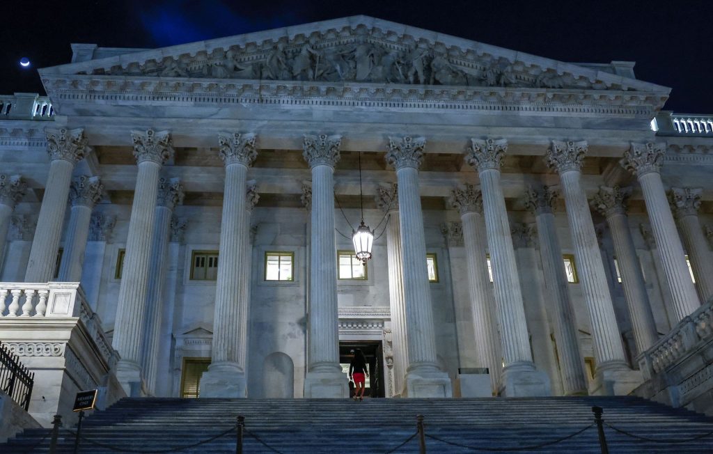 ΗΠΑ: Στον «πάγο» η παροχή νέας βοήθειας στην Ουκρανία από τη Βουλή των Αντιπροσώπων