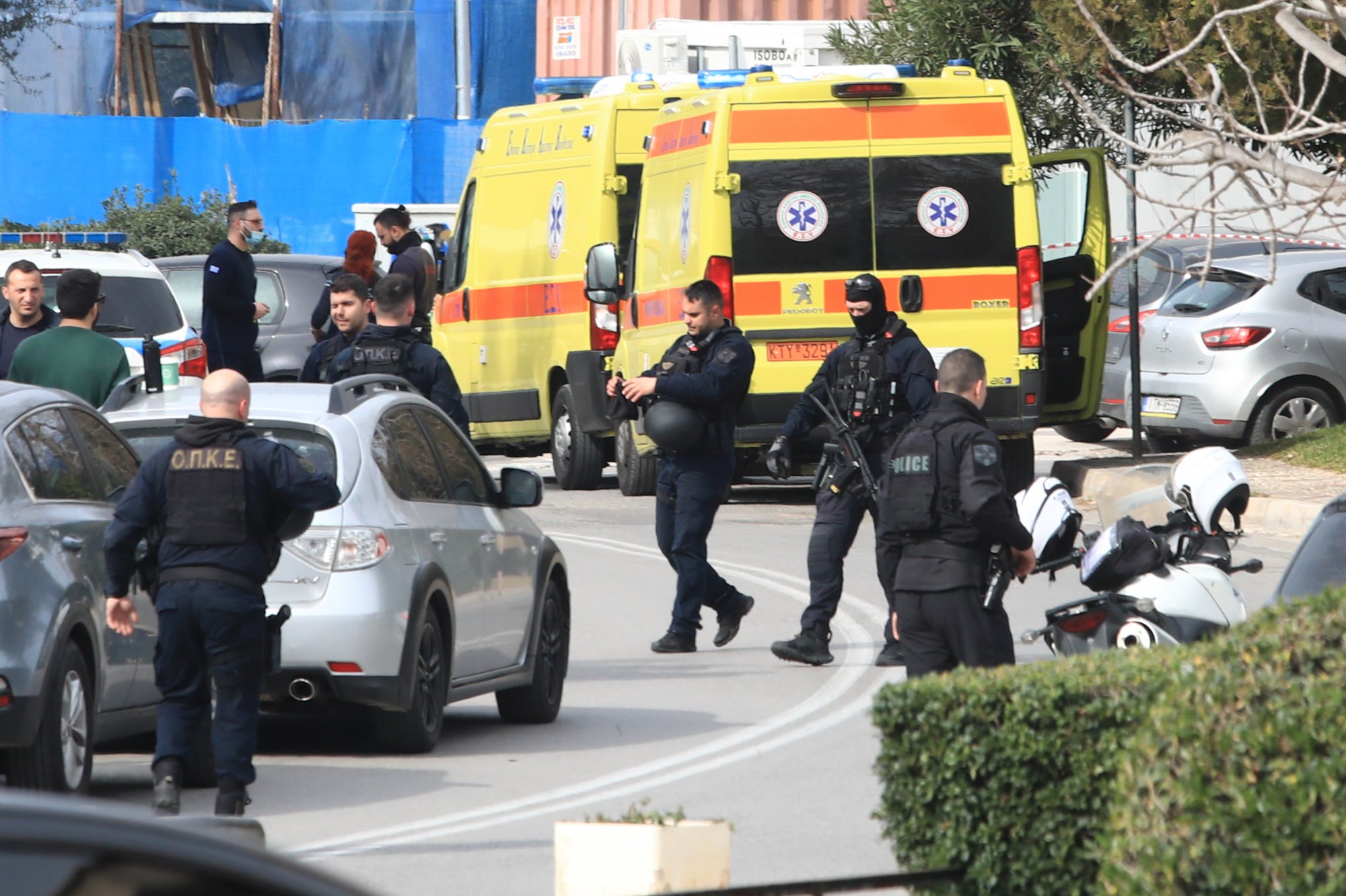 Γλυφάδα: «Αγριο και προσχεδιασμένο» το τριπλό φονικό – Ο δικηγόρος της οικογένειας Καρνέση στο MEGA