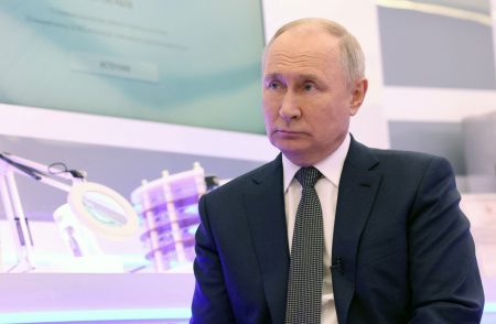 Πούτιν: Κατασχέσεις εκτός από φυλάκιση σε όσους επικρίνουν τη Ρωσία