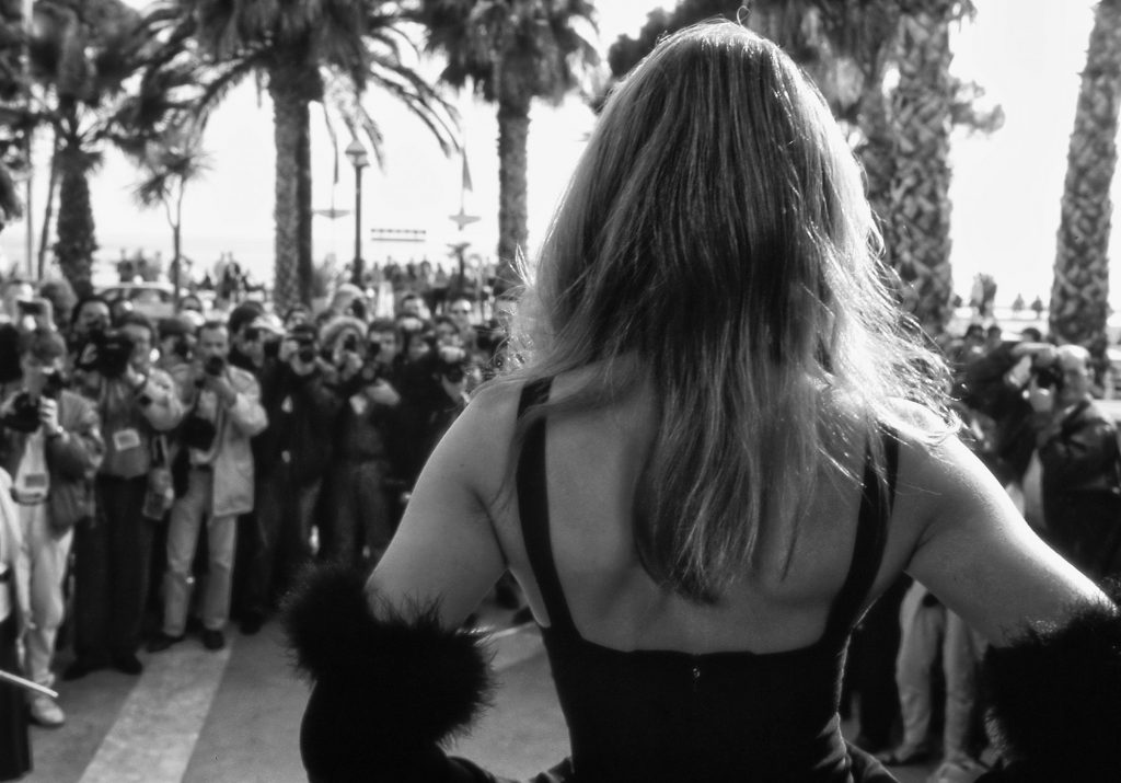 ΕΦΕ: Παρουσίαση φωτογραφικού έργου του ενεργού θρύλου Βαγγέλη Ρασσιά στις Κάννες