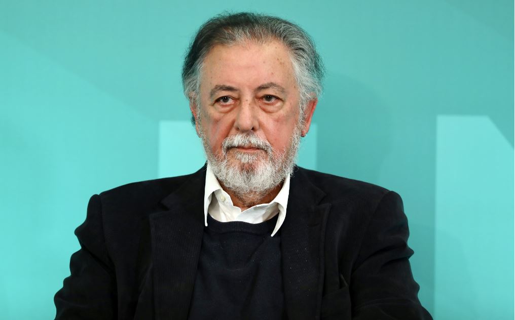 Ι. Πανούσης: «Εκβιαστικό» που ζήτησε ονομαστική ψηφοφορία ο Ιερώνυμος για το γάμο των ομοφύλων