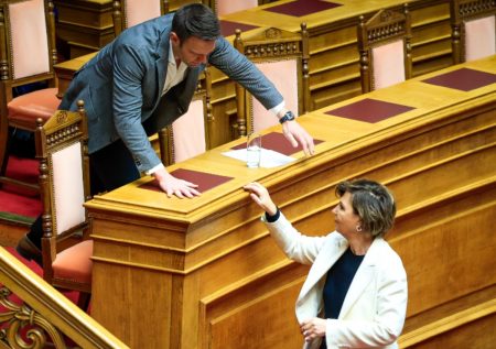 Γεροβασίλη κατά Κασσελάκη: Να μην πάμε σε συνέδριο διάλυσης του κόμματος του Τσίπρα