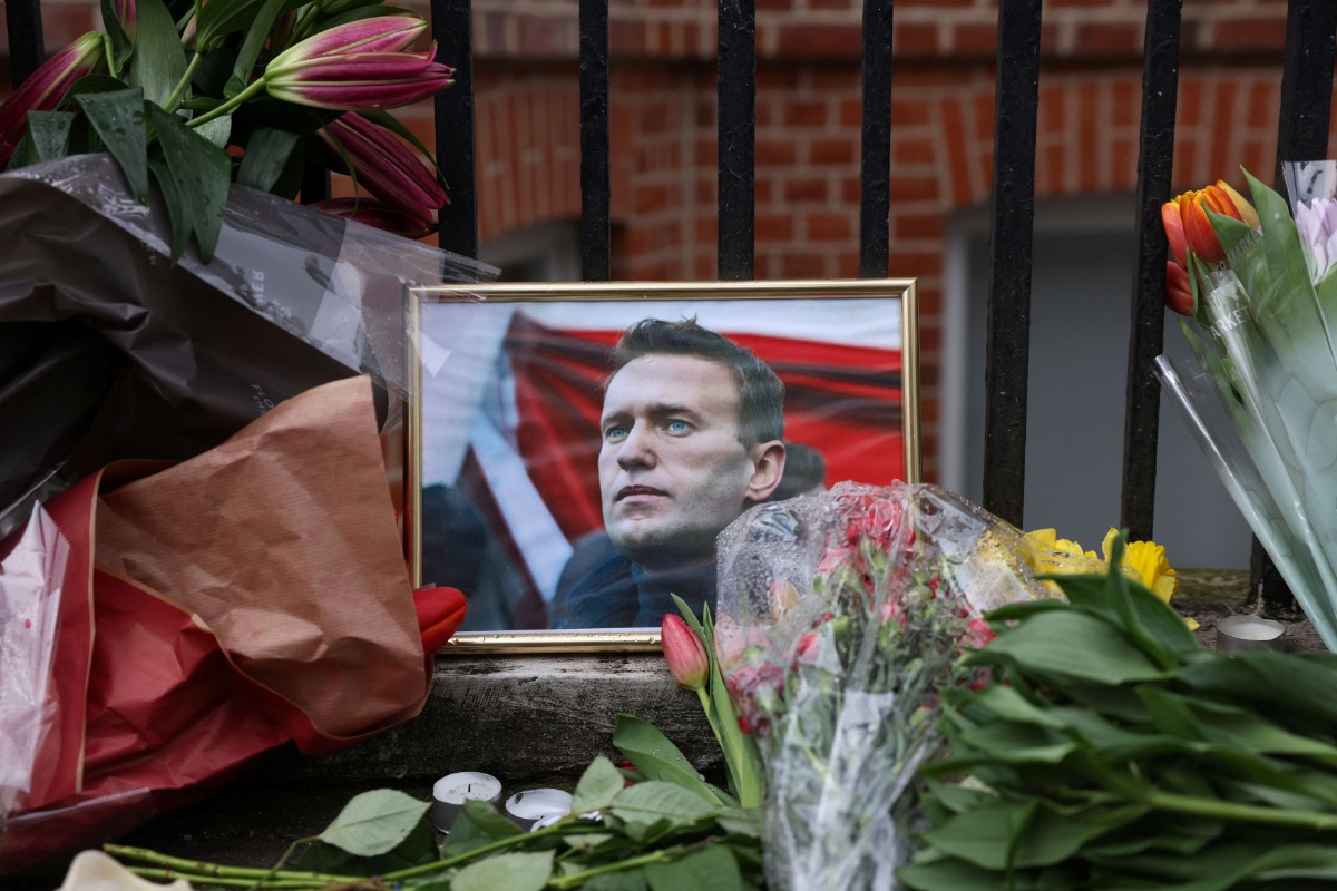 Ναβάλνι: Η μητέρα του καταγγέλλει απειλές για την κηδεία του γιού της