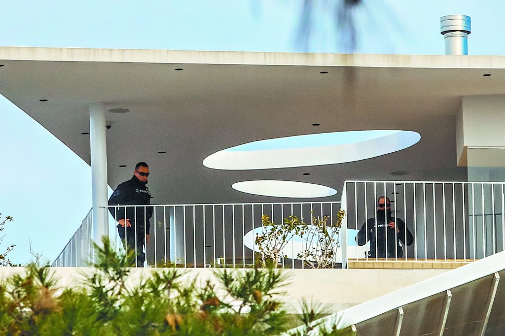 Γλυφάδα: Το άγνωστο παρασκήνιο του μακελειού – Ο κρυφός ρόλος του έμπιστου Αρη