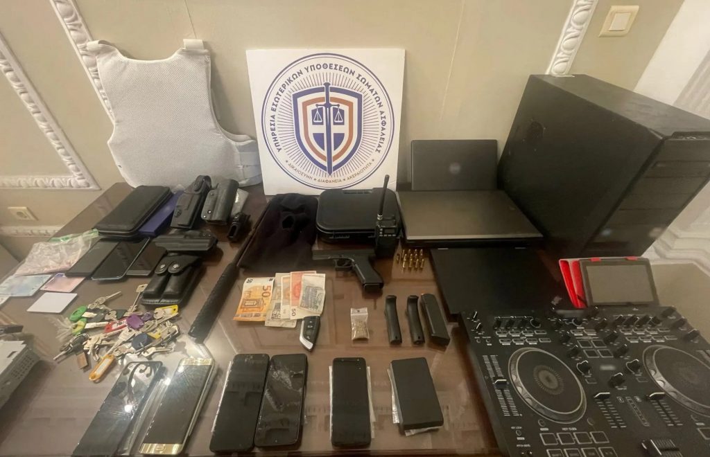 Συνελήφθη επ’ αυτοφώρω αστυνομικός σε διαθεσιμότητα και ιδιώτης για κλοπές σε σπίτια