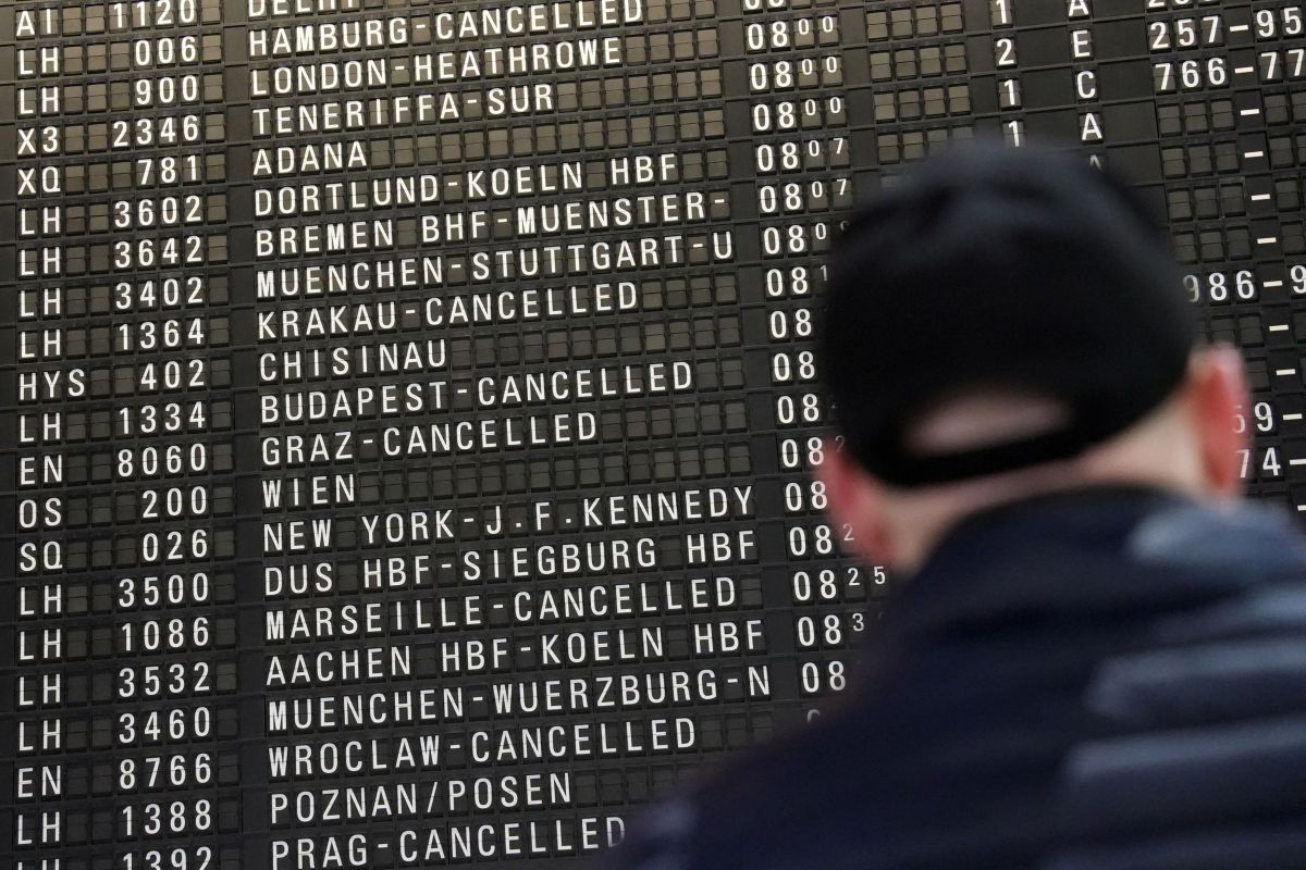 Lufthansa: Ταλαιπωρία για 100.000 επιβάτες λόγω απεργίας