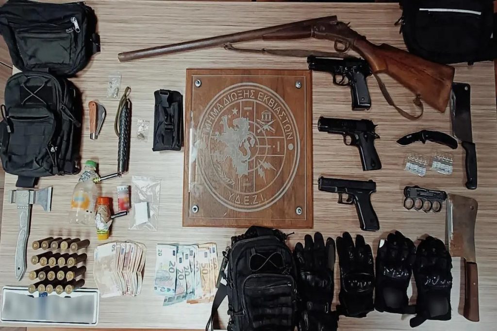 ΕΛΑΣ: Εξαρθρώθηκε οκταμελής εγκληματική οργάνωση – Δρούσε και στα γήπεδα