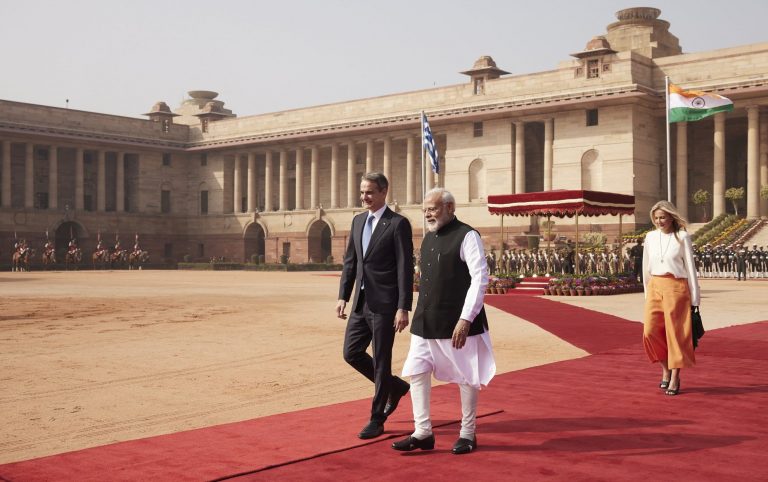 Στο Νέο Δελχί ο Μητσοτάκης: «Ιδιαίτερα σημαντική η στρατηγική συνεργασία Ελλάδας-Ινδίας»