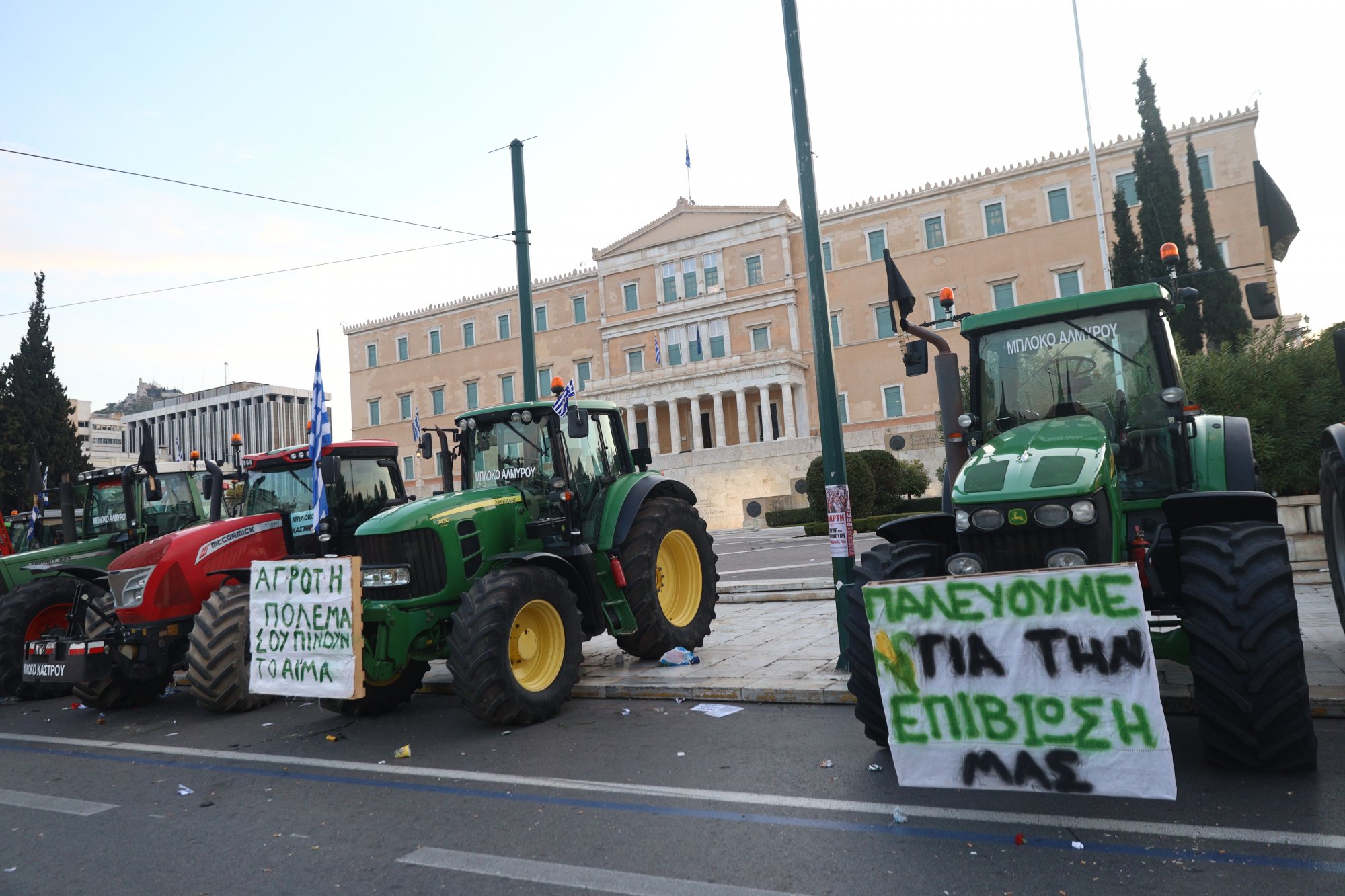 Η ιδιότυπη ισορροπία μεταξύ κυβέρνησης-αγροτών και το επόμενο βήμα στις Βρυξέλλες