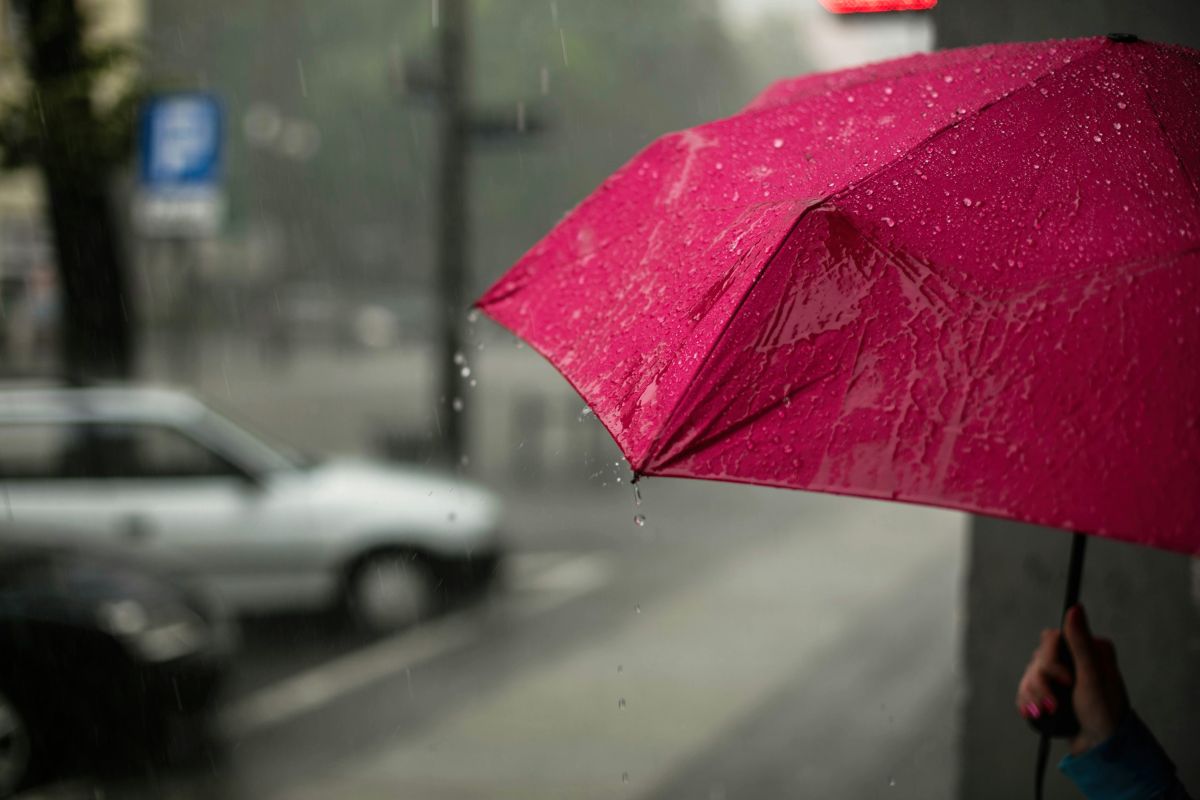 Καιρός: Τσικνοπέμπτη με βροχές και καταιγίδες – Που θα βρέξει