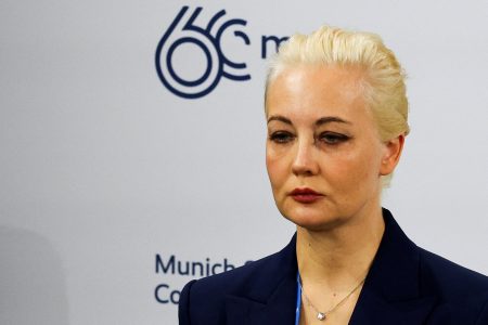 Χήρα Ναβάλνι: «Δαιμονικός ο Πούτιν, βασανίζει τη σορό του Αλεξέι»