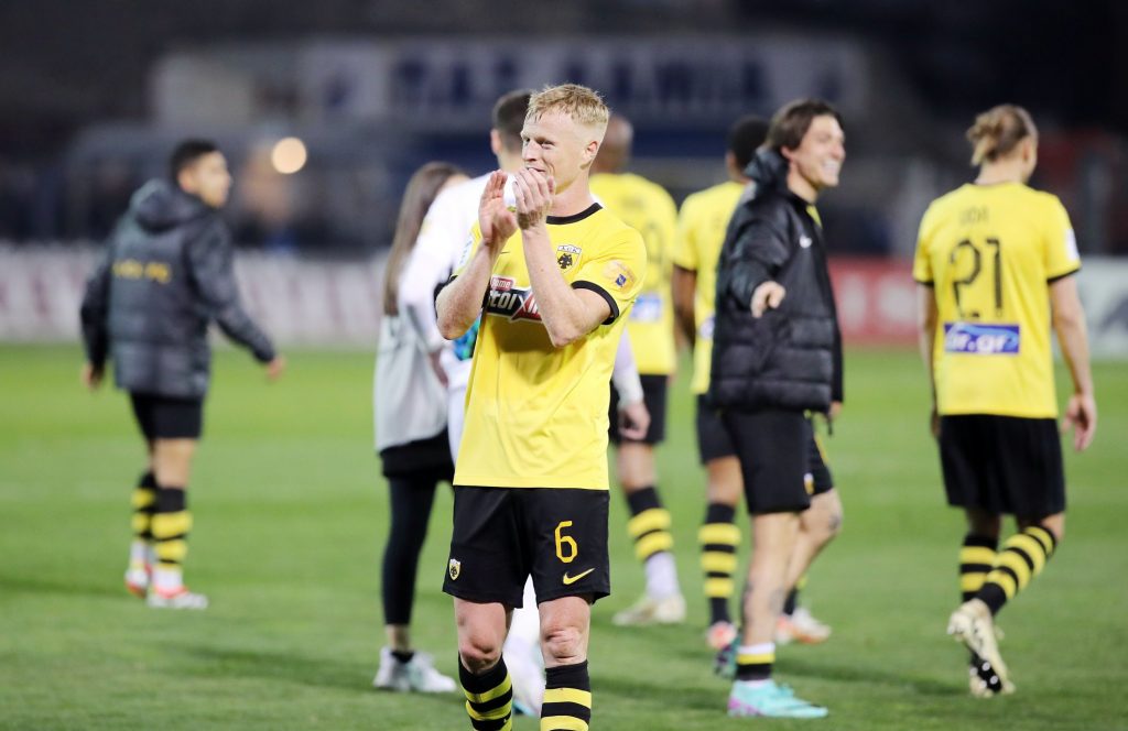 Λαμία – ΑΕΚ 1-3: Πέρασε από τη Φθιώτιδα και έμεινε πρώτη