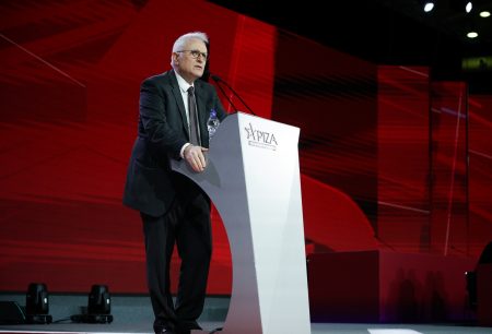 Ραγκούσης: «Ή αλλάζουμε ή βουλιάζουμε» – Αποδοκιμασίες από συνέδρους