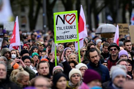 Γερμανία: Δεκάδες χιλιάδες άνθρωποι διαδήλωσαν κατά της Ακροδεξιάς