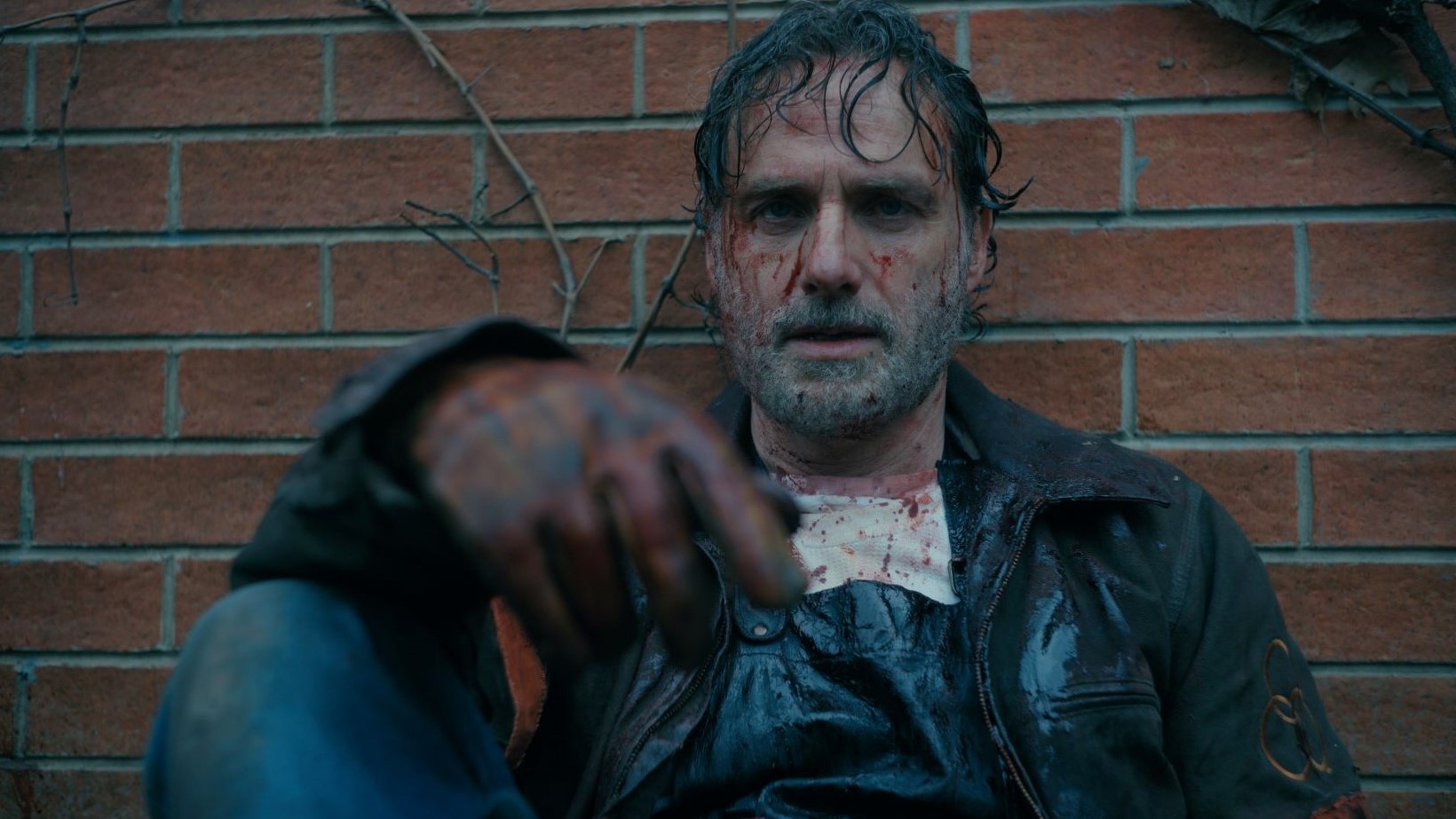 «TWD The Ones Who Live»: Ένα επικό love story στη μέση της Αποκάλυψης