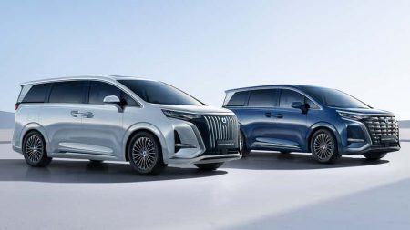 H Denza προσγειώνεται στην Ευρώπη