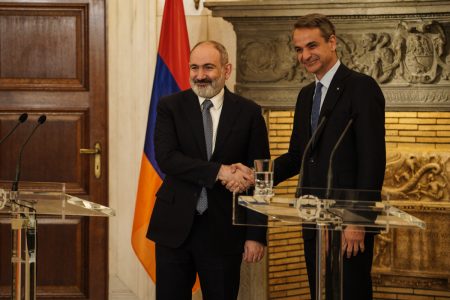 Μητσοτάκης: Η Ελλάδα στέκεται δίπλα στην Αρμενία- Η σημασία της επίσκεψης