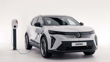 To Renault Scenic E-Tech ευρωπαϊκό αυτοκίνητο της χρονιάς