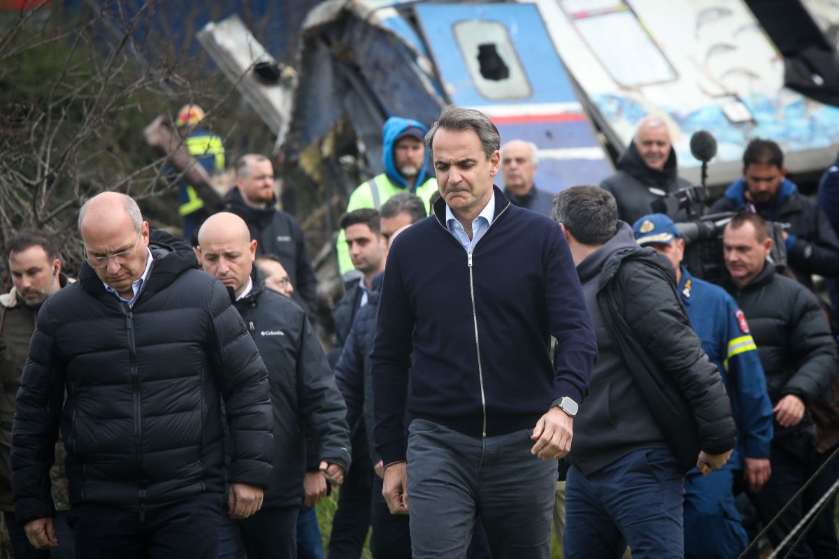 Τέμπη – Μητσοτάκης: Σκύβουμε το κεφάλι στη μνήμη των 57 αθώων Τέμπη – Μητσοτάκης: Σκύβουμε το κεφάλι στη μνήμη των 57 αθώων