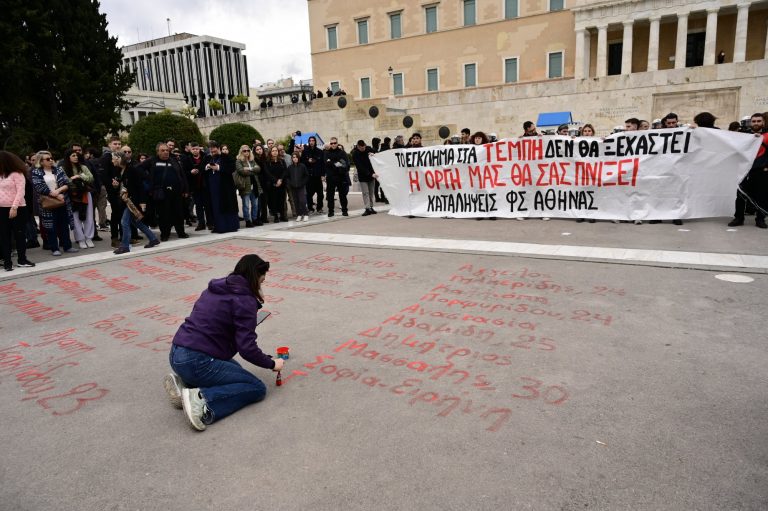 Τέμπη: Το χρονικό των μεγάλων συγκεντρώσεων σε Αθήνα και Θεσσαλονίκη