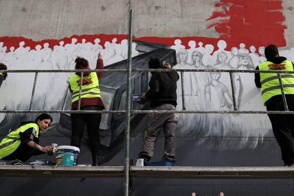 Τέμπη: Πώς ενημερώθηκαν οι οικογένειες για την τραγωδία